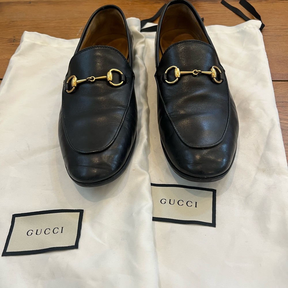 Gucci Jordaan Loafers in Black Leather with Gold Horsebit - Picture 2 of 8